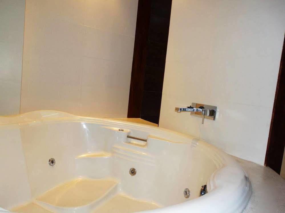 Hotel Gran Sipan Чиклайо Экстерьер фото